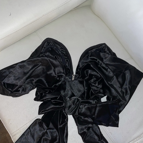 Black off shoulder bow top - Picture 7 of 7